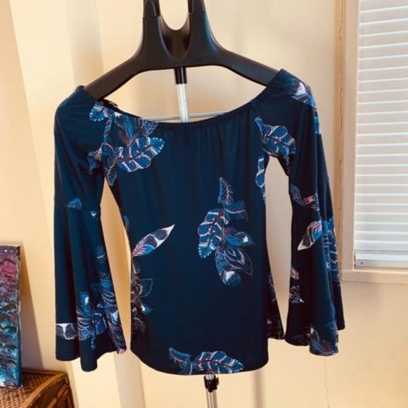Vava  off the shoulder bell sleeves Blue top - Picture 4 of 7